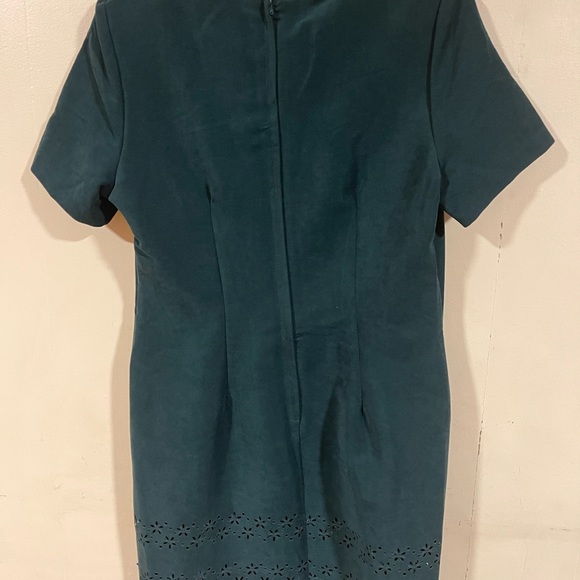 Vntg. Bety’s Things Velvet Sheeth Dress Floral Cut out Hem Hunter Green Size 14P - Picture 6 of 9